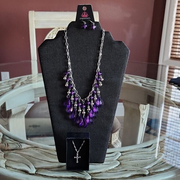 Necklaces  - Picture 1 of 5